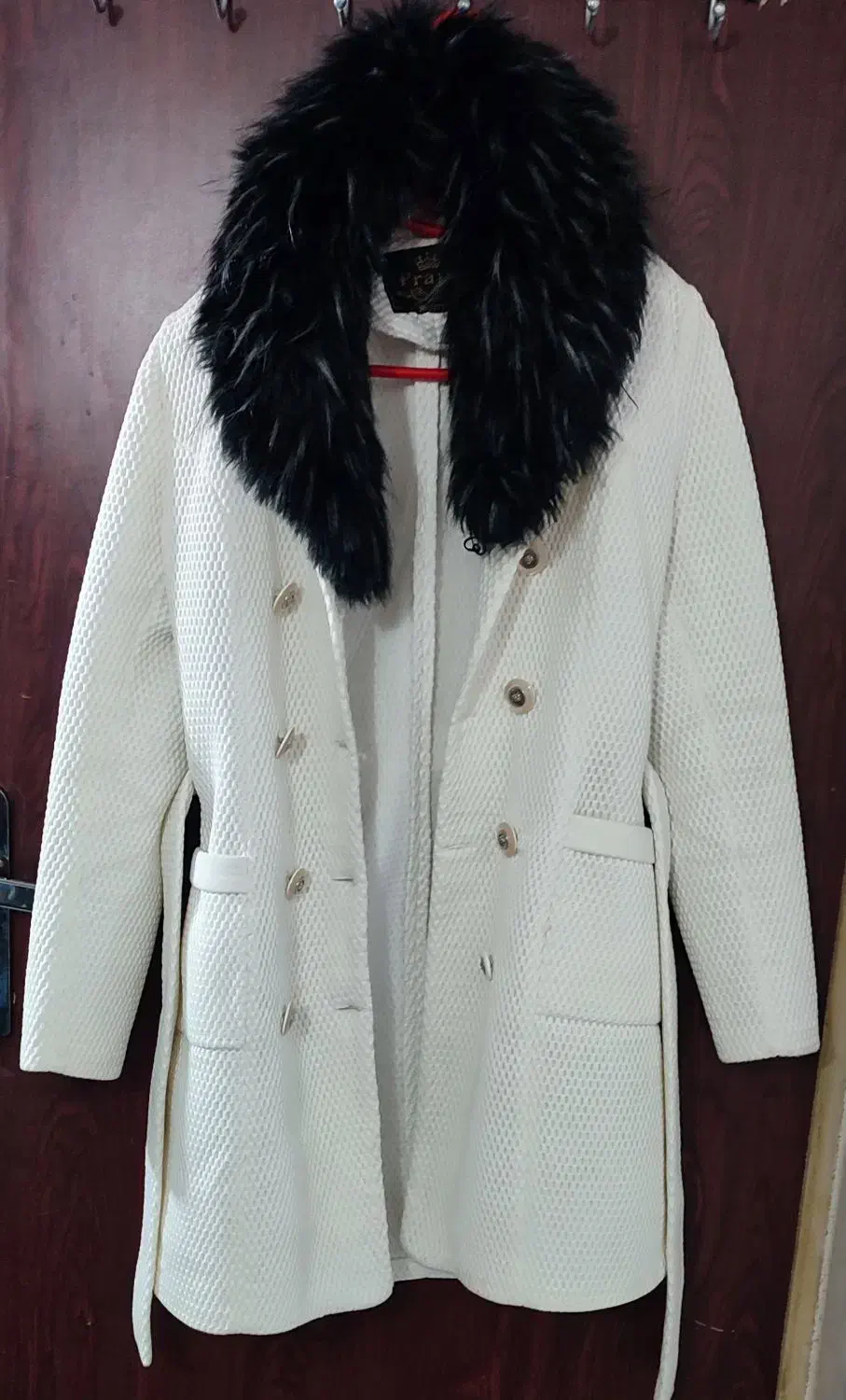 دو عدد کاپشن|لباس|خرمآباد, |دیوار