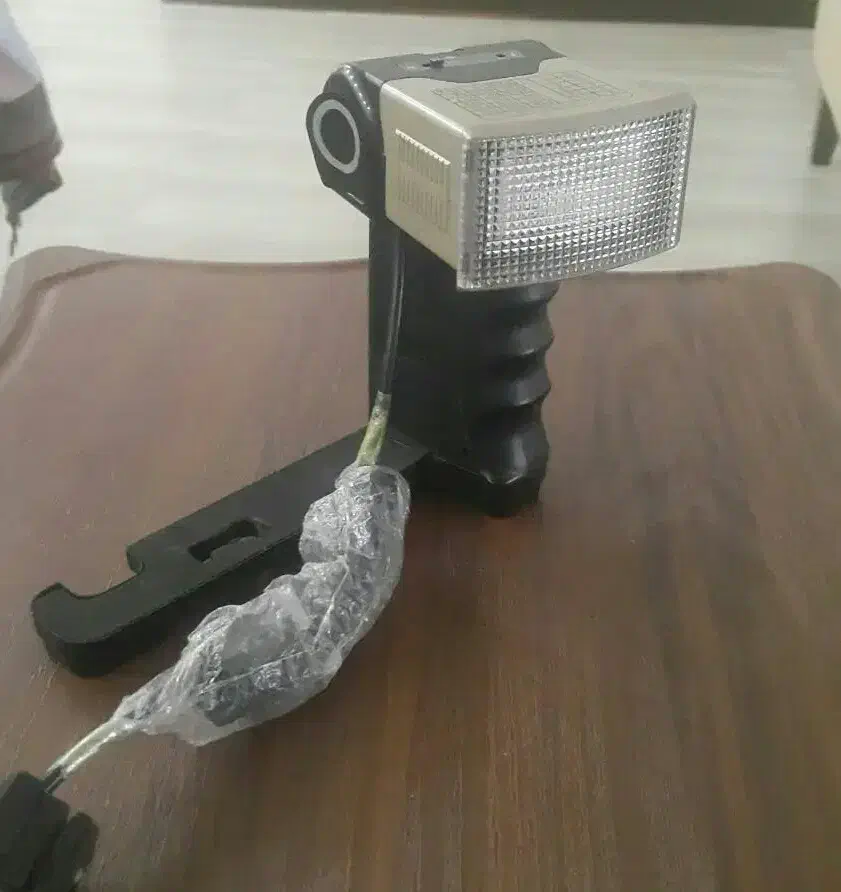 فلاش و استند دوربین عکاسی|دوربین عکاسی و فیلم‌برداری|ارومیه, |دیوار