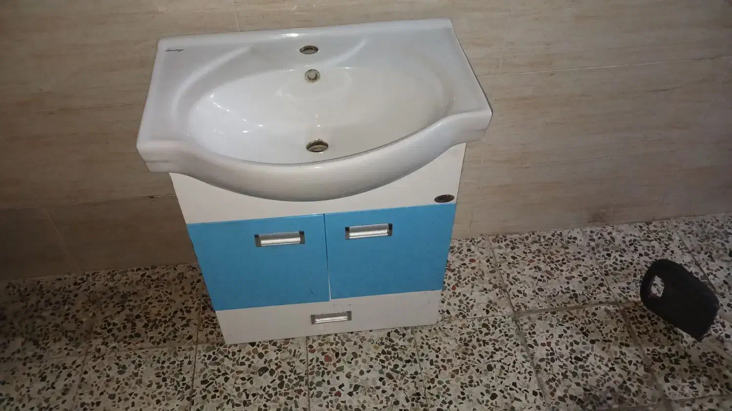 روشویی کابینتی تمیز|لوازم سرویس بهداشتی|اهواز, منبع اب|دیوار