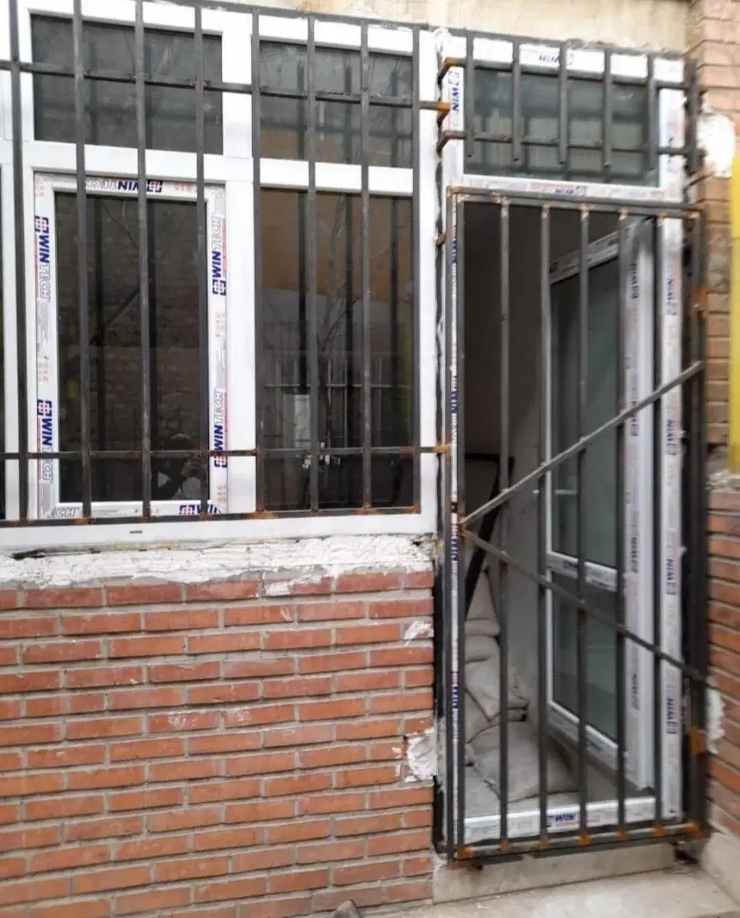 جوشکاری .ساخت قفسه .نصب شیروانی .ساخت حفاظ|خدمات پیشه و مهارت|ملایر, |دیوار