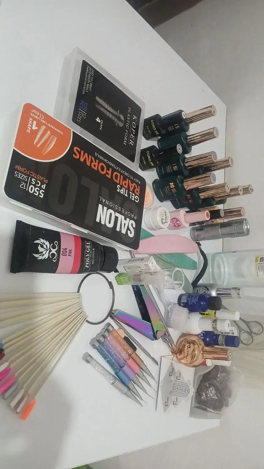 لوازم کاشت ناخن|آرایشگاه و سالن‌های زیبایی|اردبیل, |دیوار