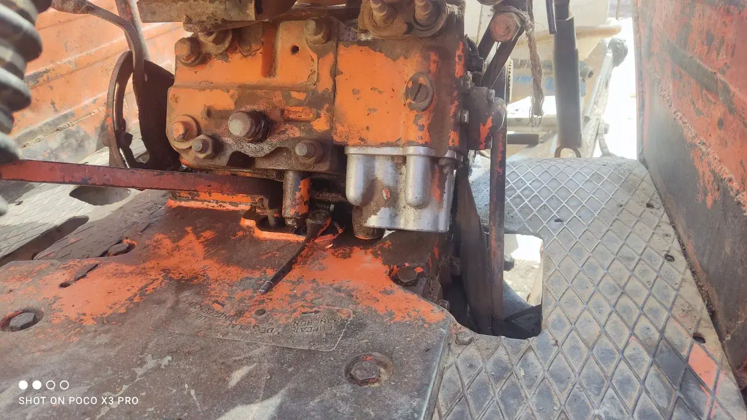 توافقی|خودرو سنگین|سده (فارس), |دیوار