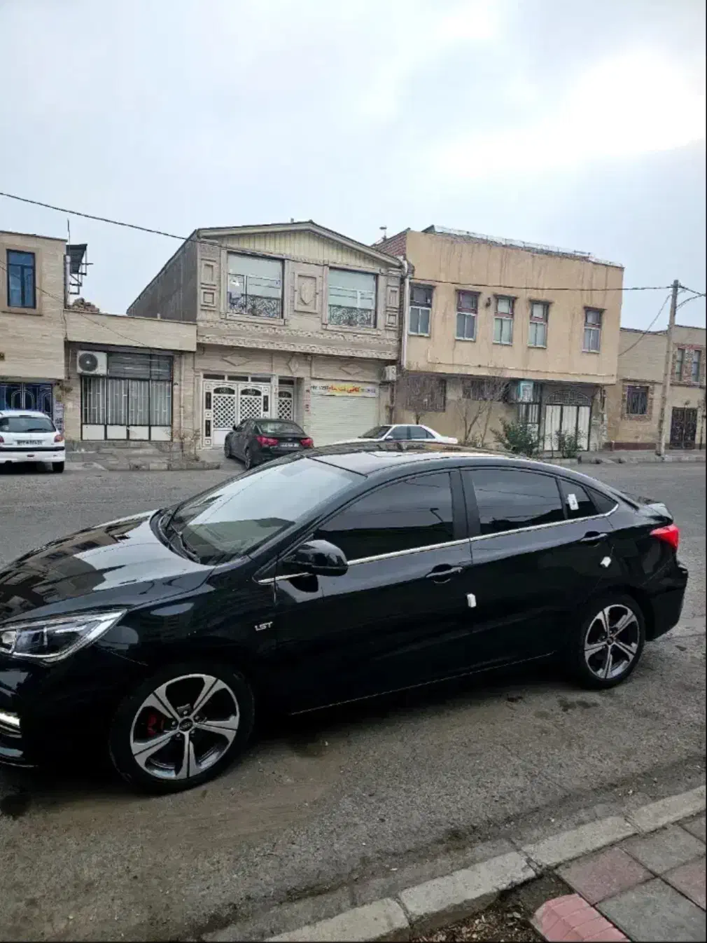 آریزومدل۴۰۳|خودرو سواری و وانت|بروجن, |دیوار