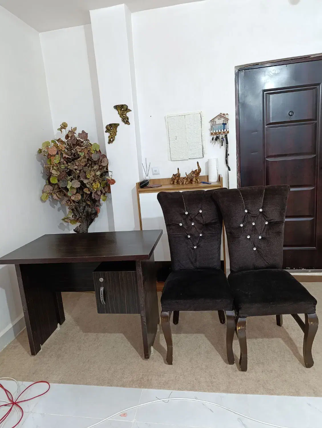 میز و دو صندلی شیک در حد نو-مناسب منزل و محل کار|میز تحریر و کامپیوتر|شوش, |دیوار
