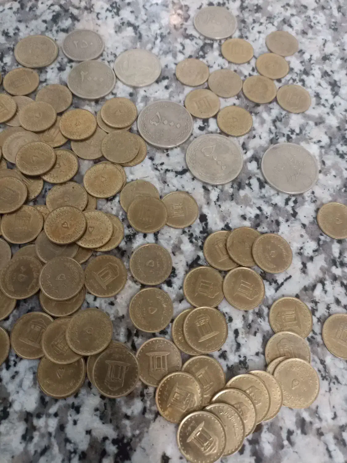 سکه برنجی وقدیمی|کلکسیون سکه، تمبر، اسکناس|شهرکرد, |دیوار