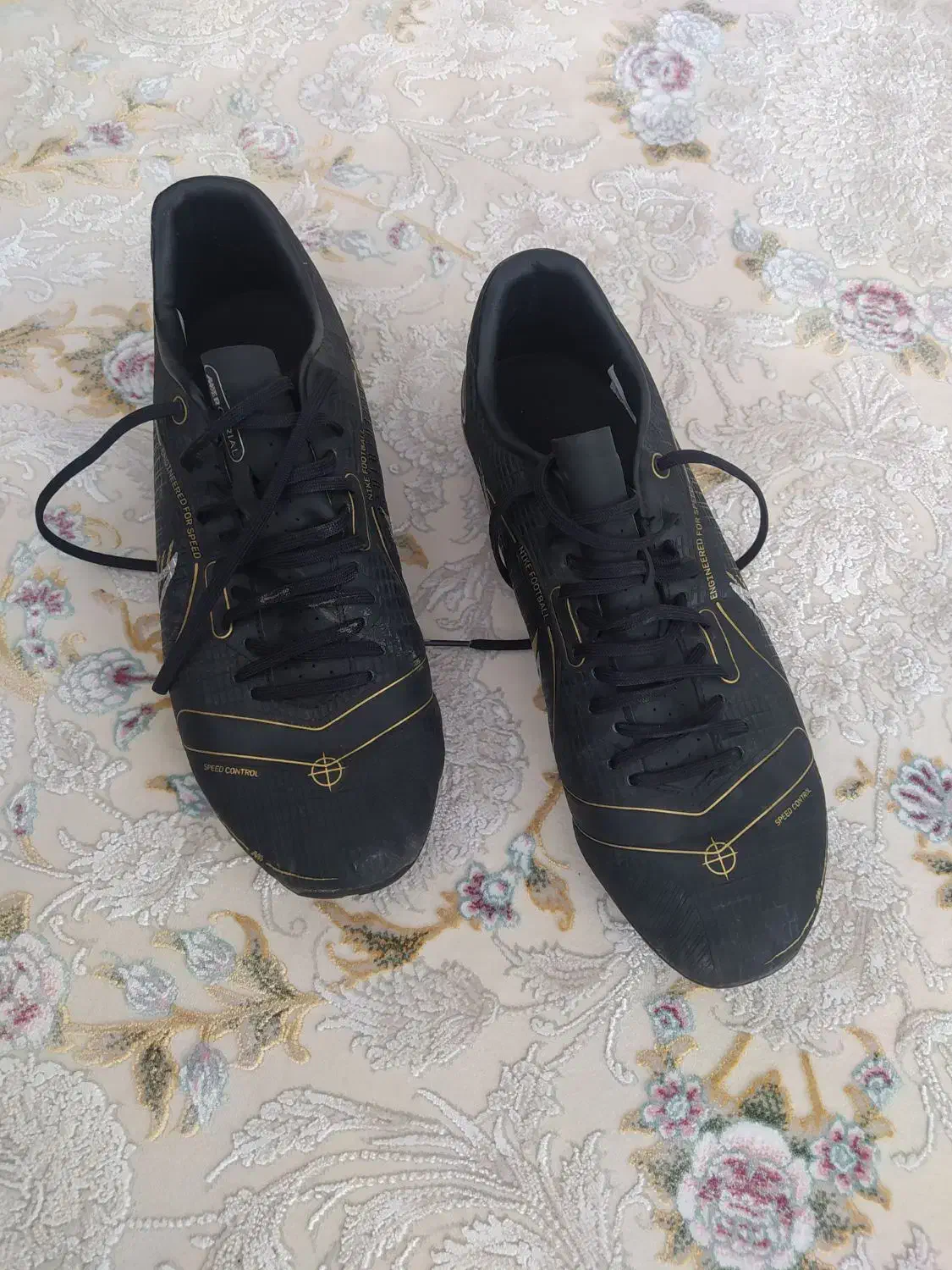 کتونی فوتبال چمن|کیف، کفش، کمربند|اراک, |دیوار