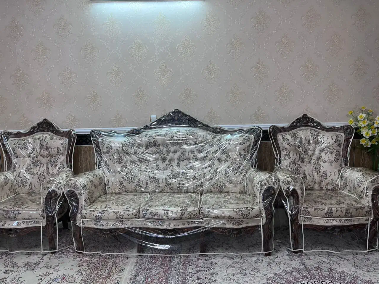 مبل سلطنتی در حد نو|مبلمان خانگی و میز عسلی|دورود, |دیوار
