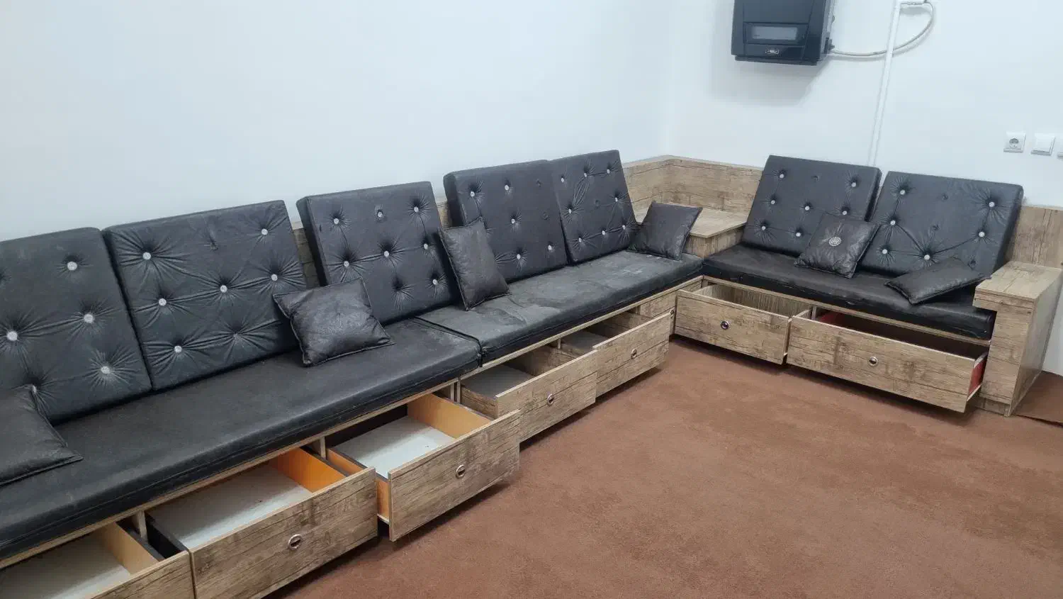 مبل ۱۱نفره|مبلمان خانگی و میز عسلی|شفت, |دیوار