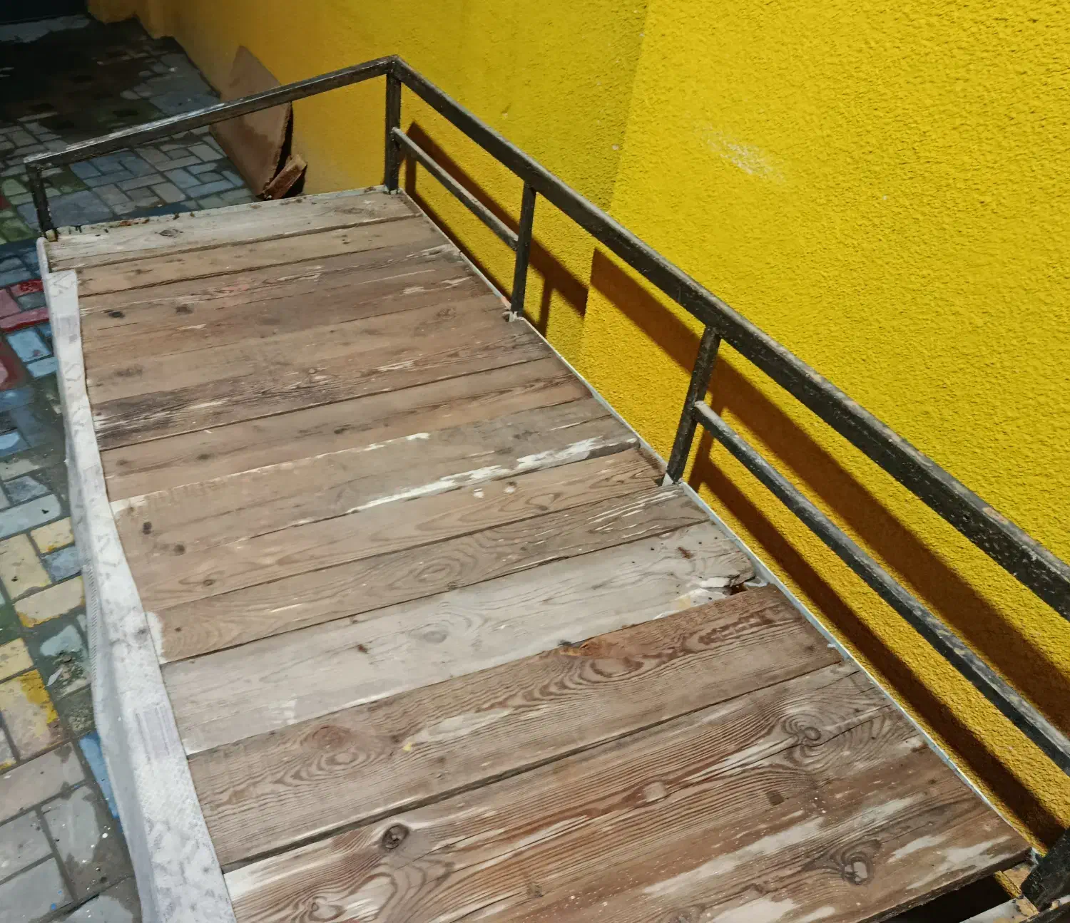 تخت آهنی|کافیشاپ و رستوران|دورود, |دیوار