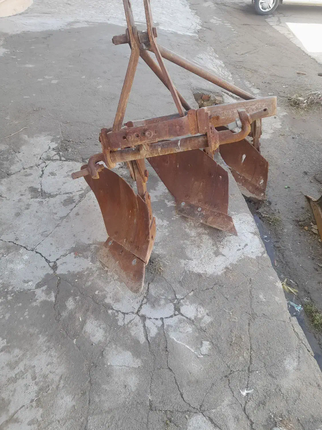 گاوآهن|ابزارآلات|کنگاور, |دیوار