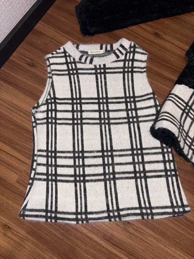 ست ۴ تیکه پاییزه|لباس|پردیس, فاز ۲|دیوار