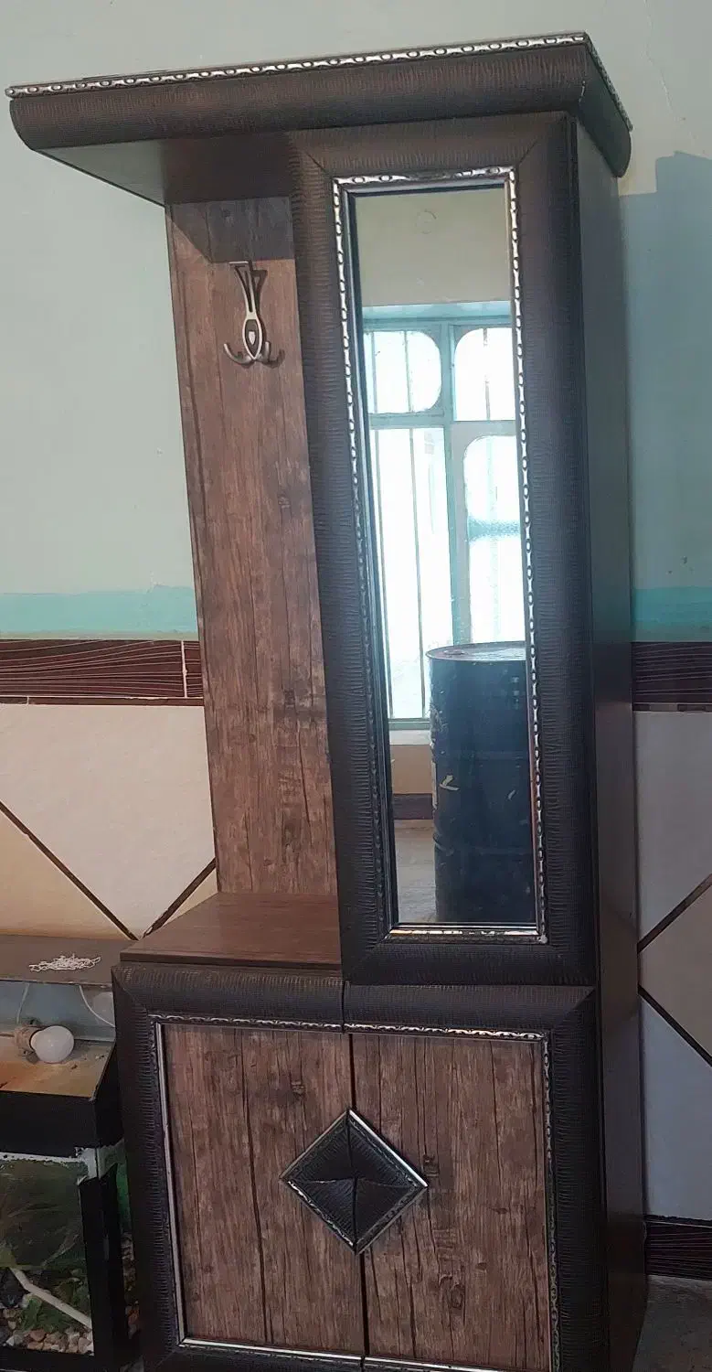 لوازم خانگی|جاکفشی، کمد، دراور|باشت, |دیوار