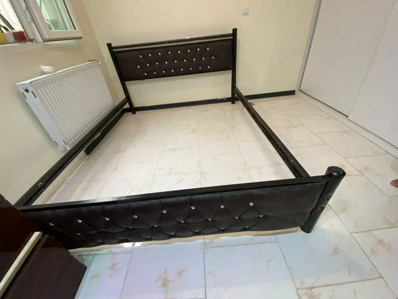 تخت دو نفره همراه تشک خوشخواب|تخت و سرویس خواب|پردیس, فاز ۸|دیوار