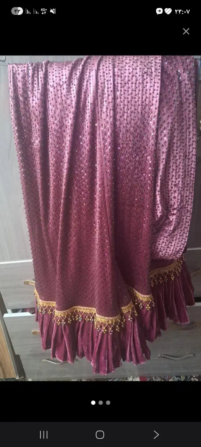 لباس محلی شیک فقط یه بارپوشیده شده|لباس|لردگان, |دیوار