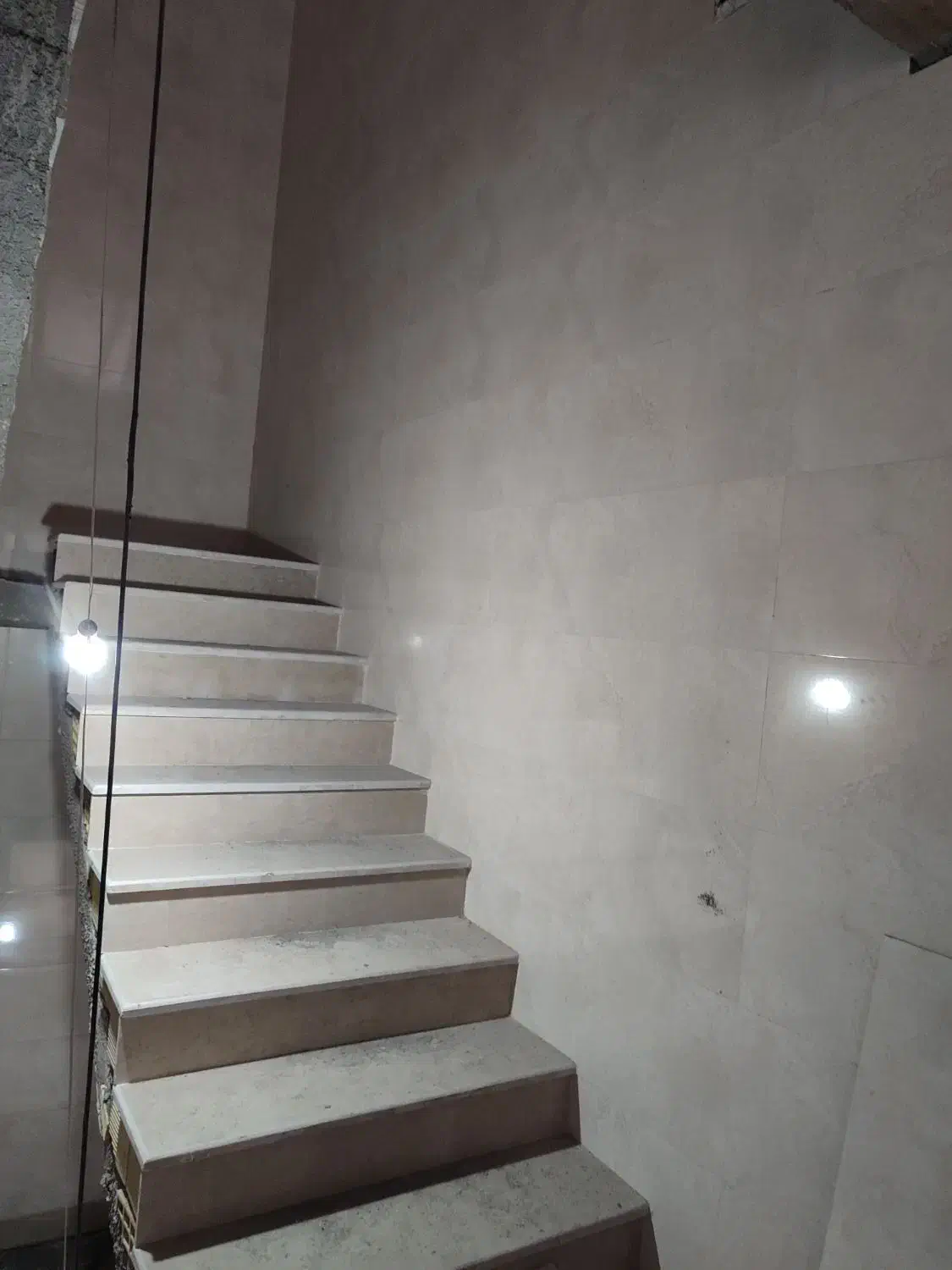 کار در بنایی کاشی کاری .ساده نیمه ماهر و ماهر|استخدام معماری، عمران و ساختمانی|اردبیل, |دیوار