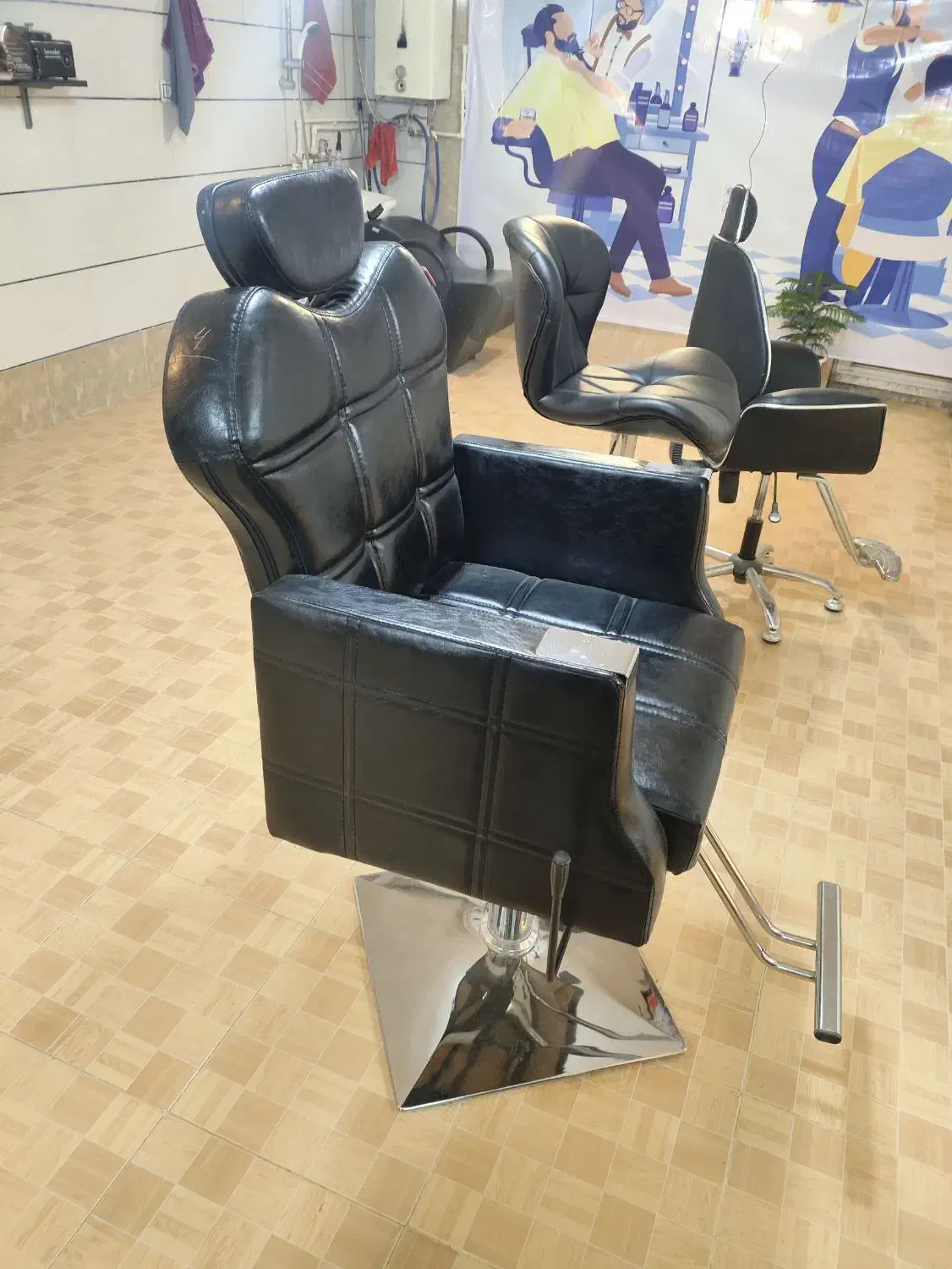 صندلی آرایشگاه مردانه و سرشور|آرایشگاه و سالن‌های زیبایی|داران, |دیوار