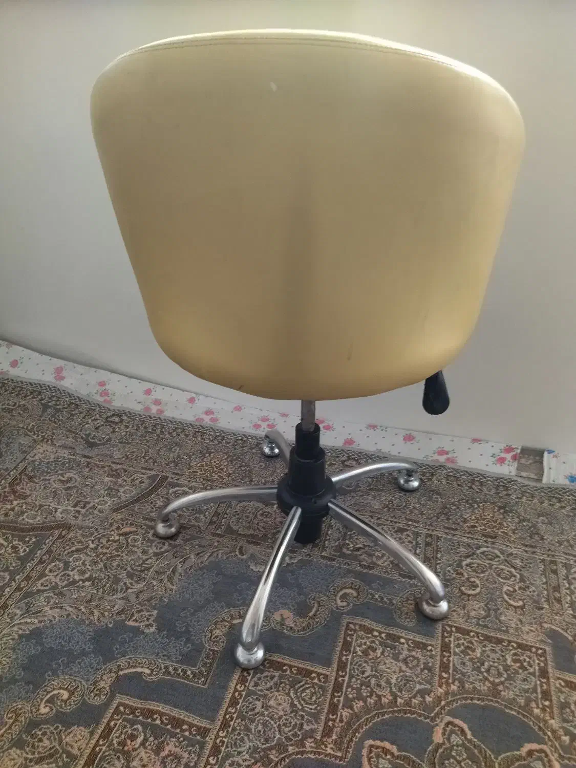 صندلی جک دار ، صندلی چرخشی|صندلی و نیمکت|محمدشهر, همایون ویلا|دیوار