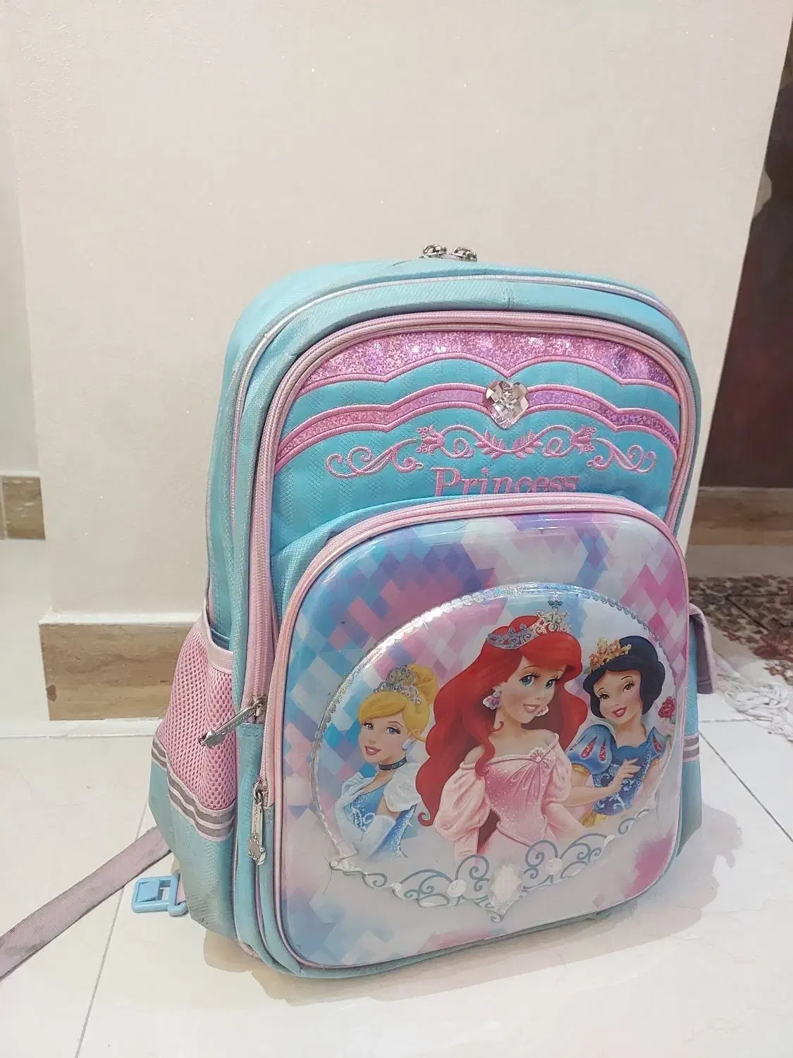 کوله مدرسه|کیف، کفش، کمربند|کرج, باغستان|دیوار