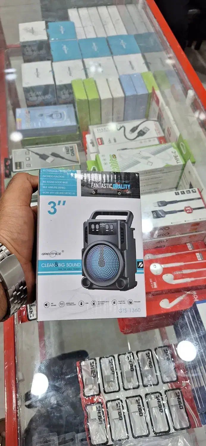 اسپیکر قابل حمل بلوتوثی و یو آس پی خور شارژ شد.|پخشکننده همراه|آبادان, |دیوار