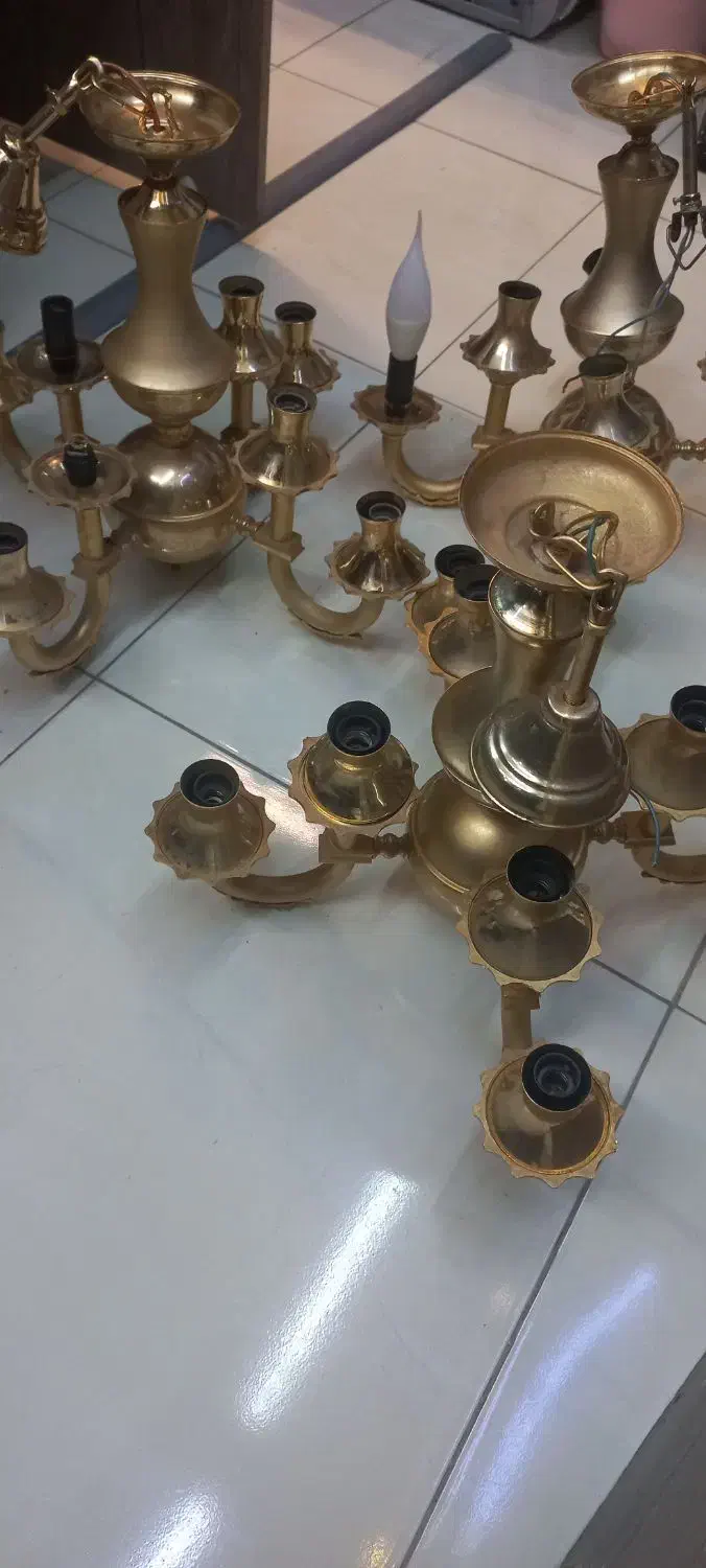 فروش لوستر طلایی طرح برنجی درحد نو|لوستر و چراغ آویز|شاهینشهر, دانشگاه آزاد شاهین شهر|دیوار