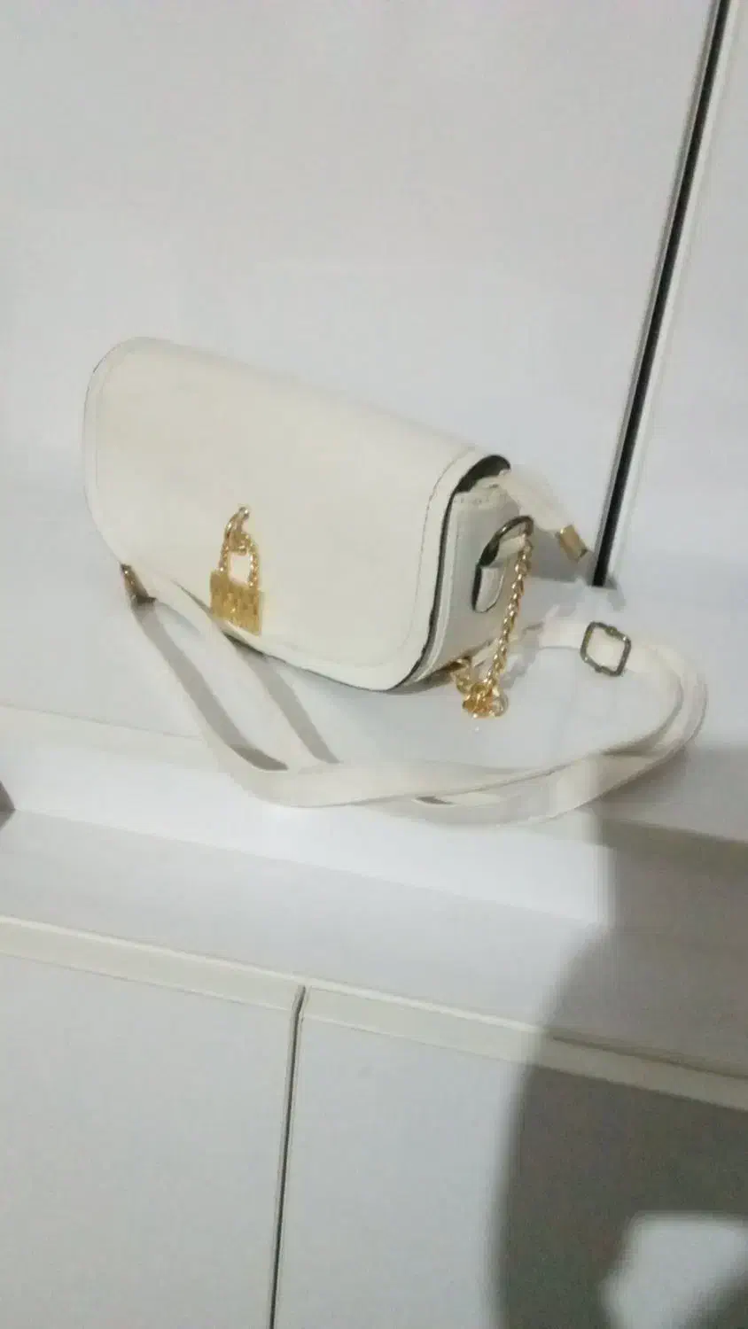 ۳۵۰تومن|کیف، کفش، کمربند|گنبد کاووس, |دیوار