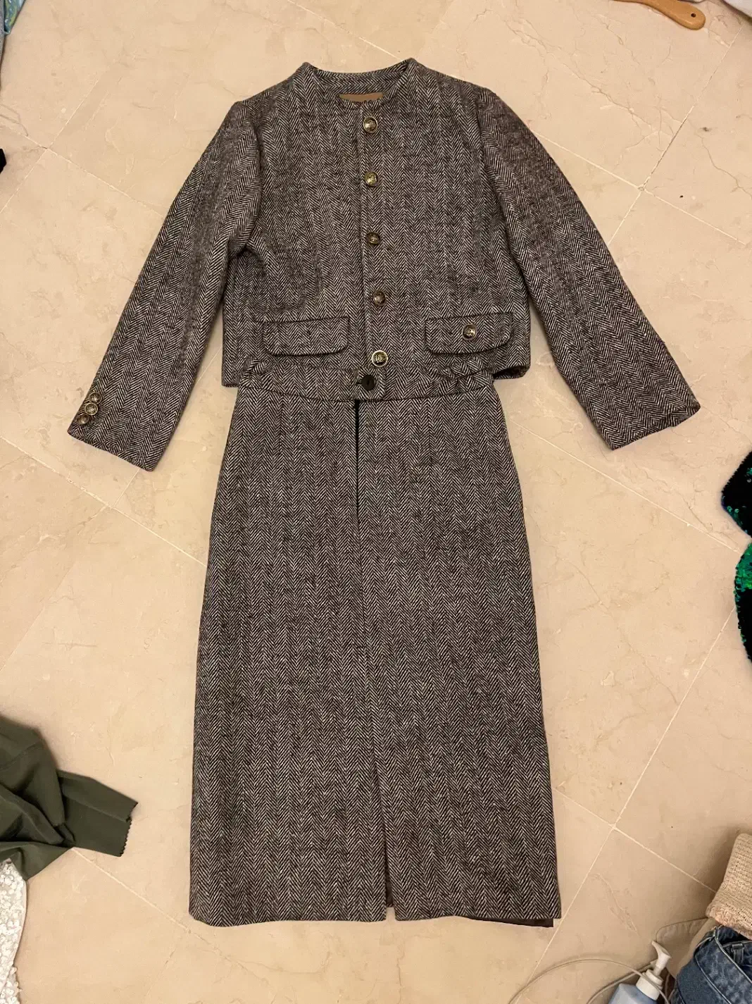 لباس|لباس|تهران, ازگل|دیوار