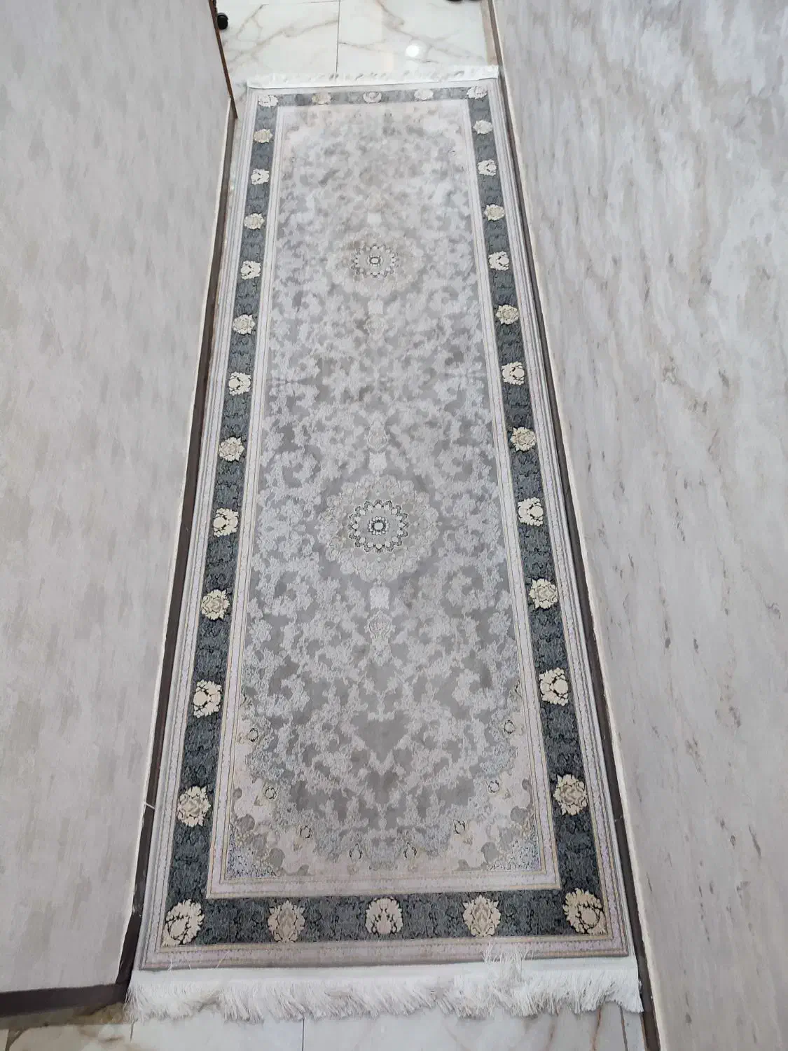 فرش|فرش|اصفهان, ناصرخسرو|دیوار