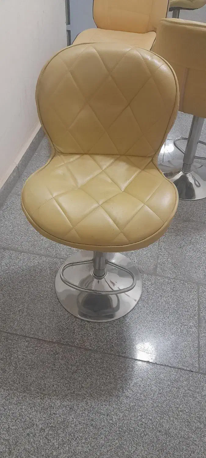 سرشور،میزناخن،تخت اپیلاسیون،صندلی اصلاح و۳عددصندلی|آرایشگاه و سالن‌های زیبایی|پردیس, فاز ۱۱|دیوار