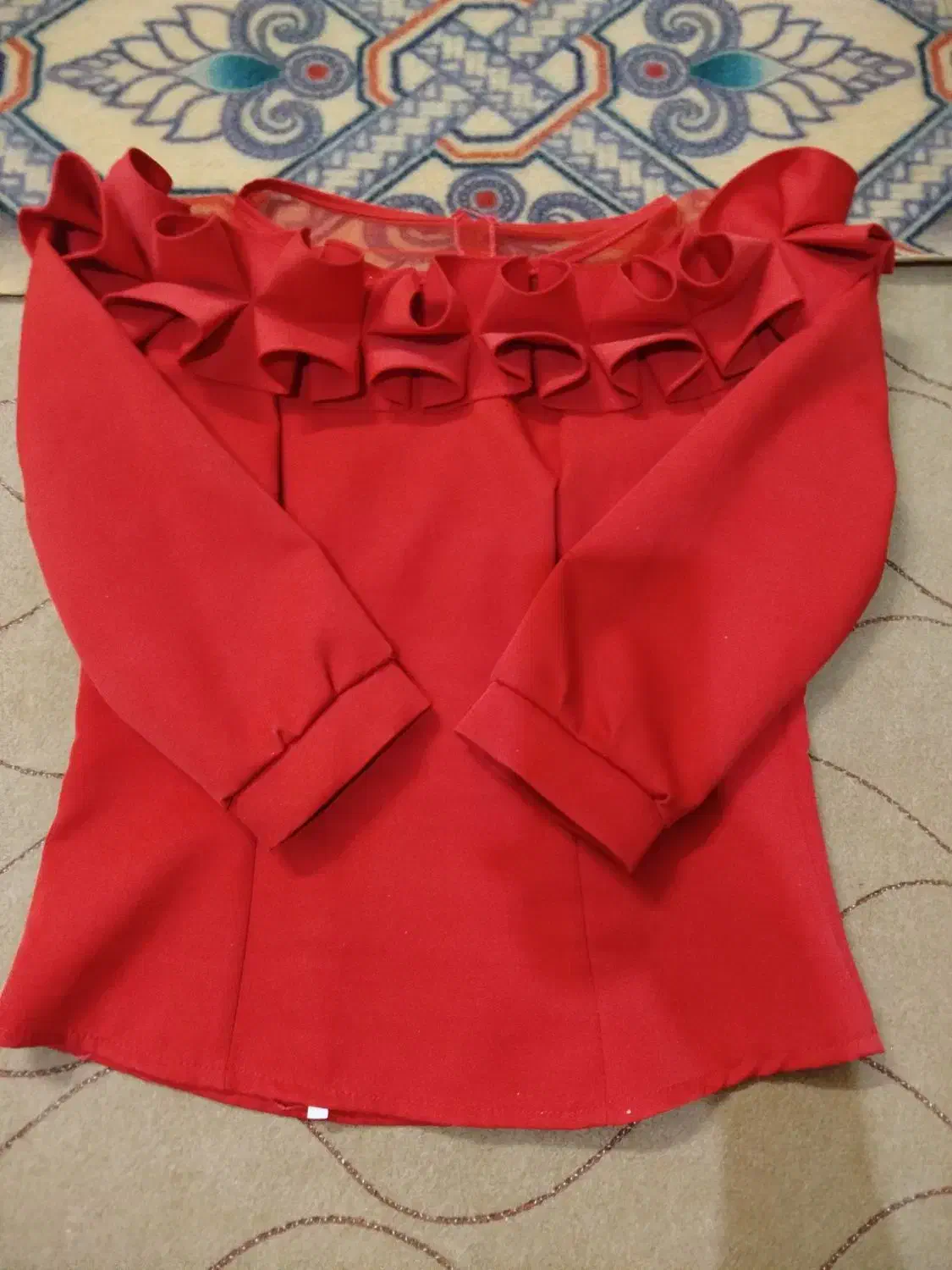 چند عدد شومیز|لباس|اصفهان, کنگاز|دیوار