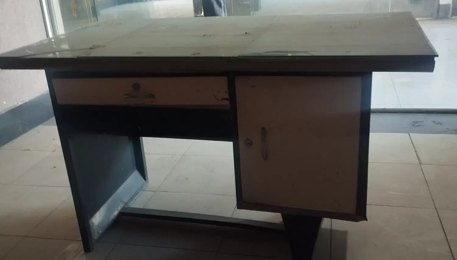 میز تحریر و مطالعه|میز تحریر و کامپیوتر|فیروزآباد (فارس), |دیوار