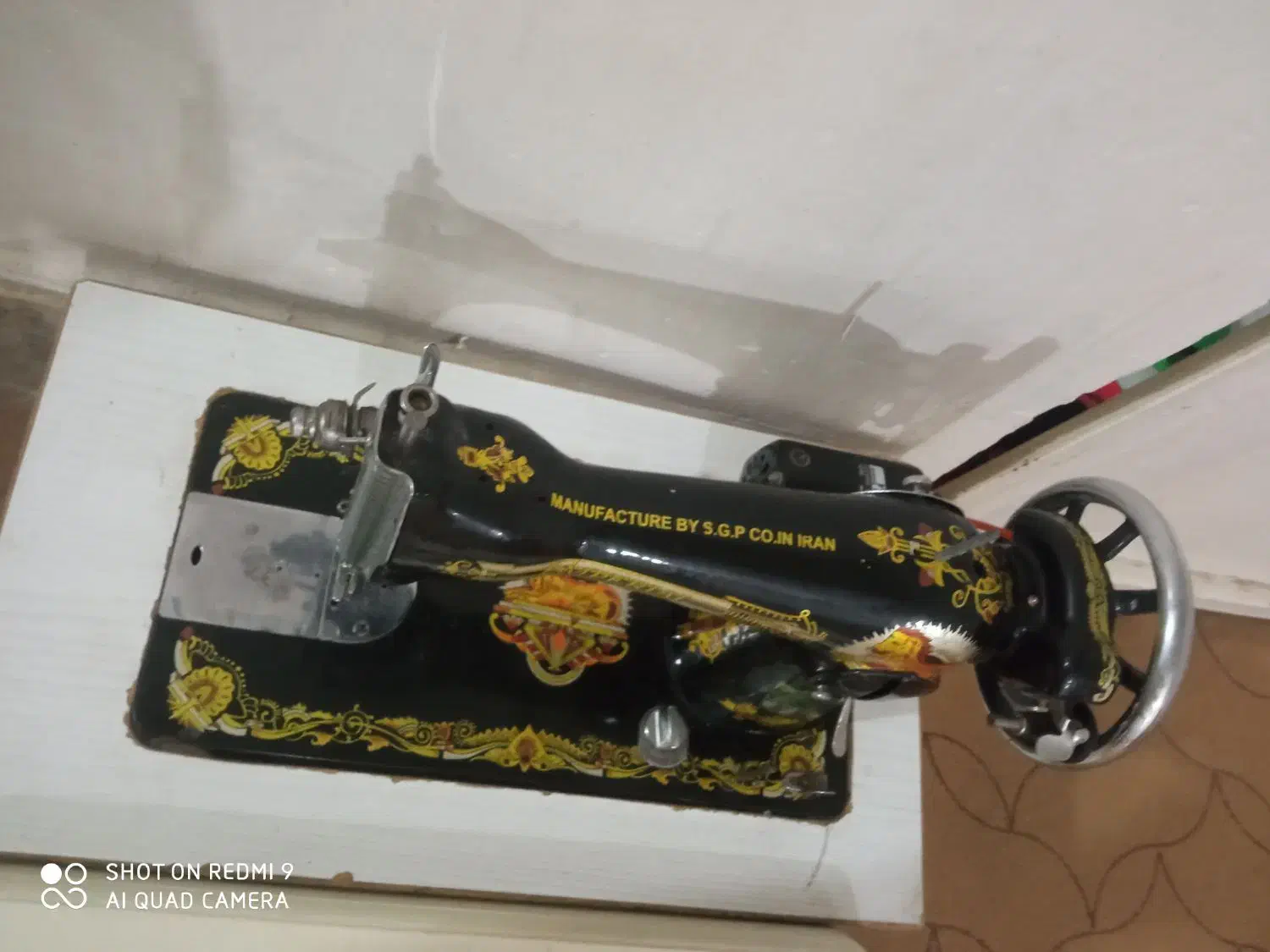 چرخ خیاطی قدیمی|چرخ خیاطی و ریسندگی|بندر گناوه, |دیوار