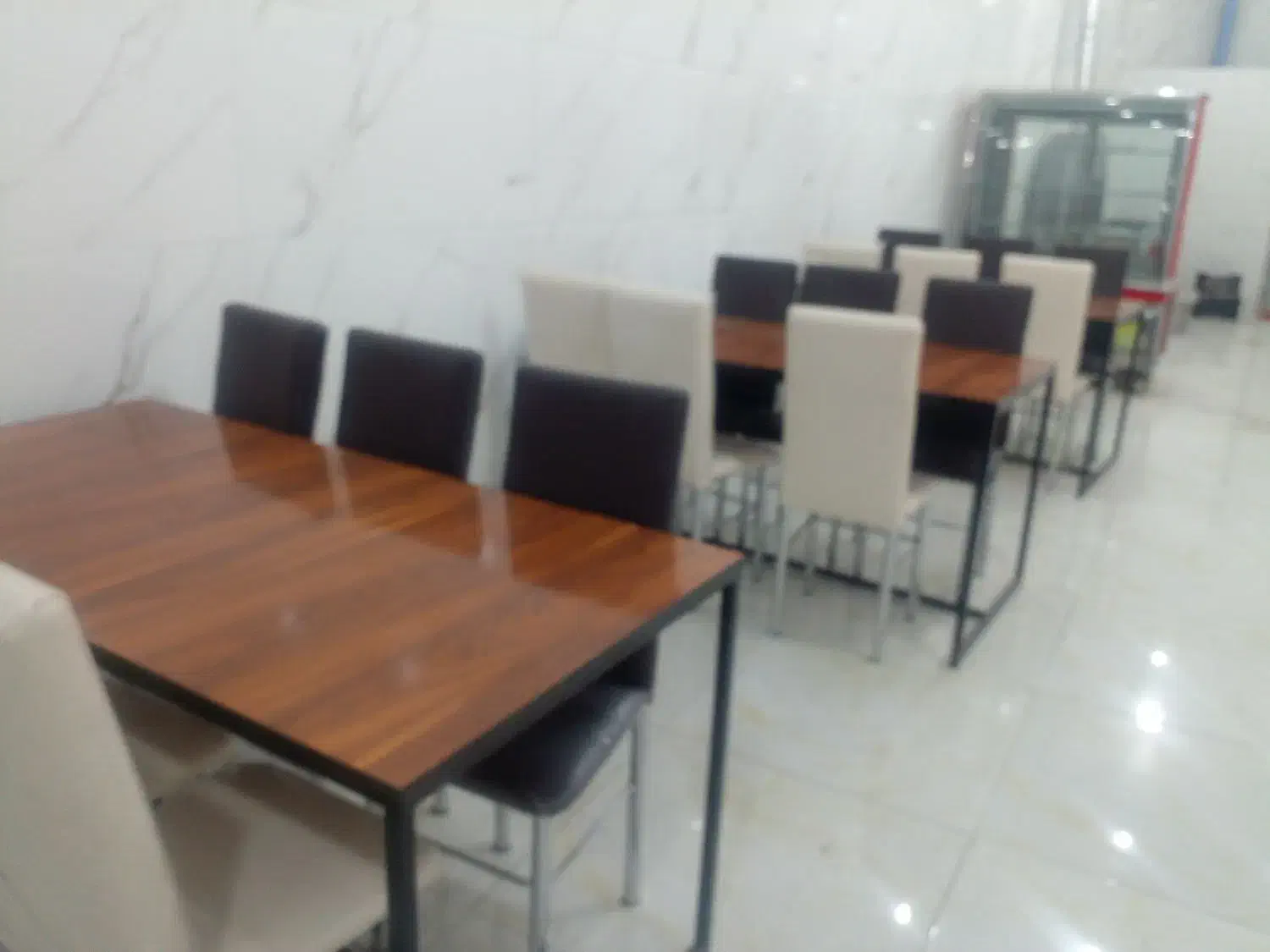 میز صندلی غذا خوری و یخچال و فر کته پز و میز کار|کافی‌شاپ و رستوران|قره ضیاالدین, |دیوار