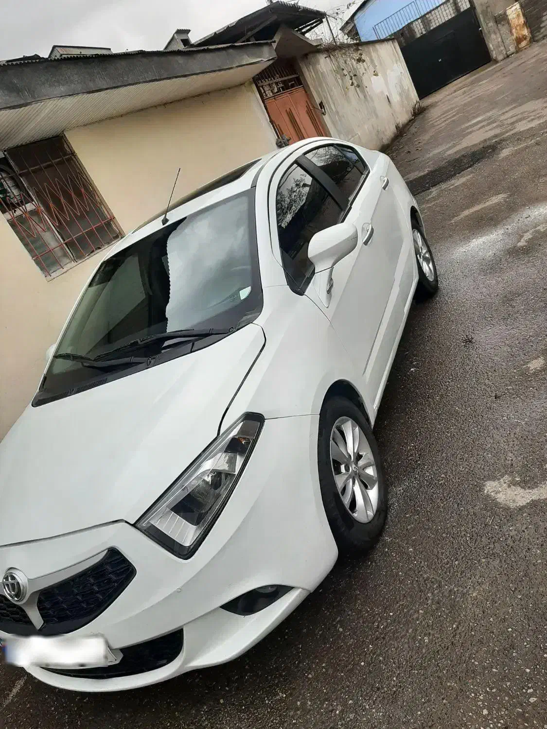 برلیانس سفید مدل ۹۶|خودرو سواری و وانت|رشت, استادسرا|دیوار