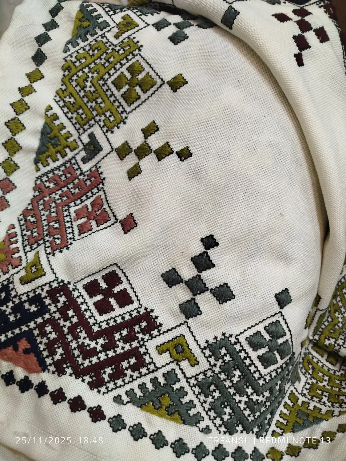 بالشت دست دوز|پشتی|خاش, |دیوار