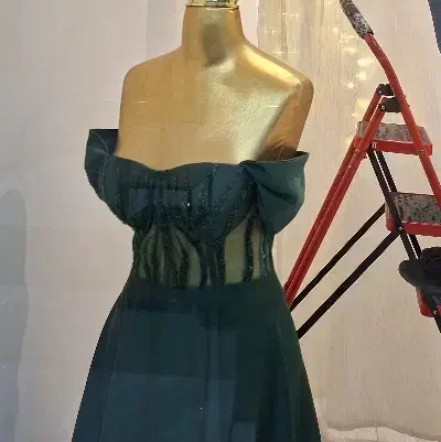 مانکن طلایی سایز ۴۰ ویترینی|فروشگاه و مغازه|کرمان, |دیوار