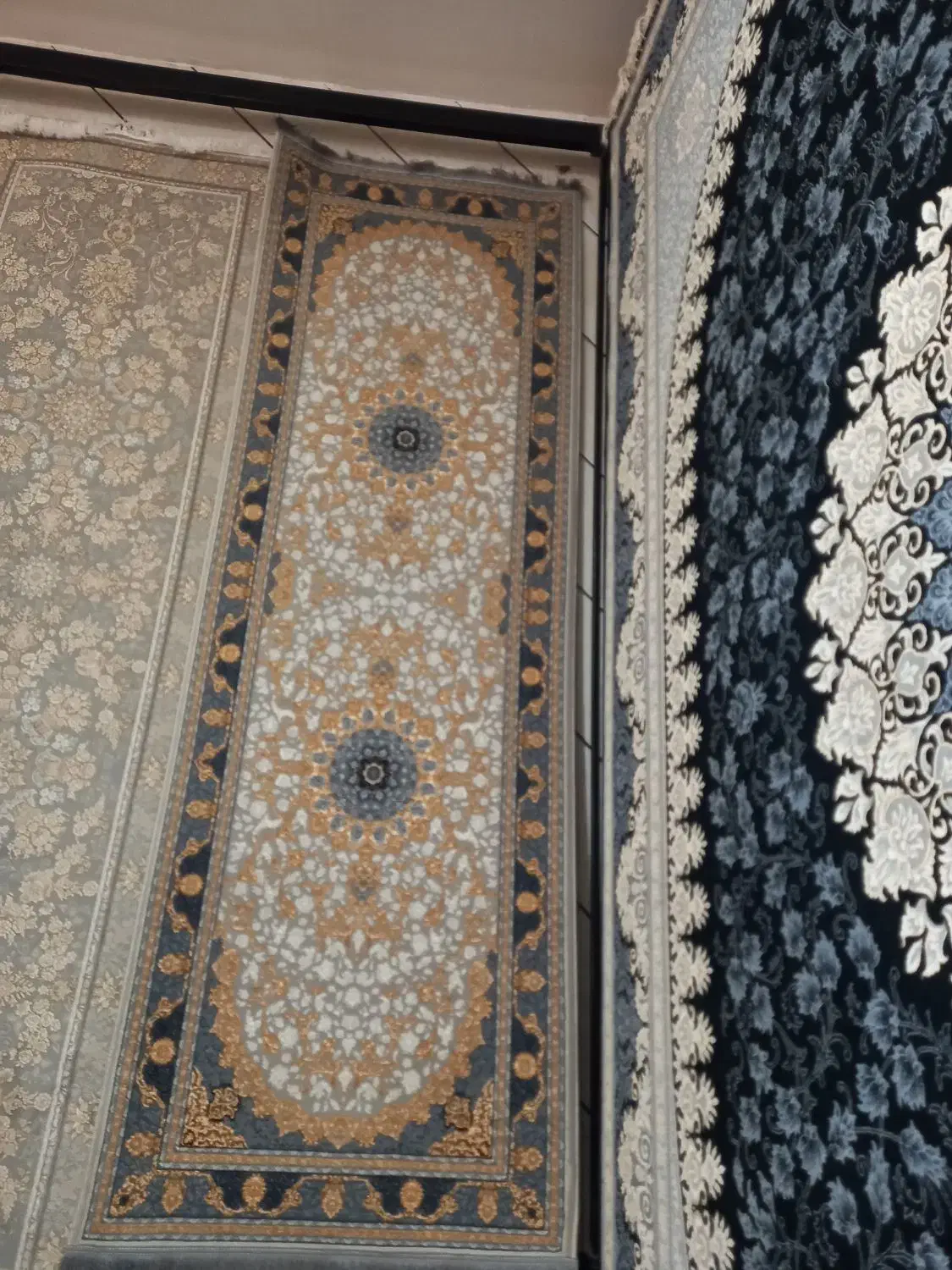 فروش قالیچه ۱×۳ متری نو،وشیک|فرش|شهرکرد, |دیوار