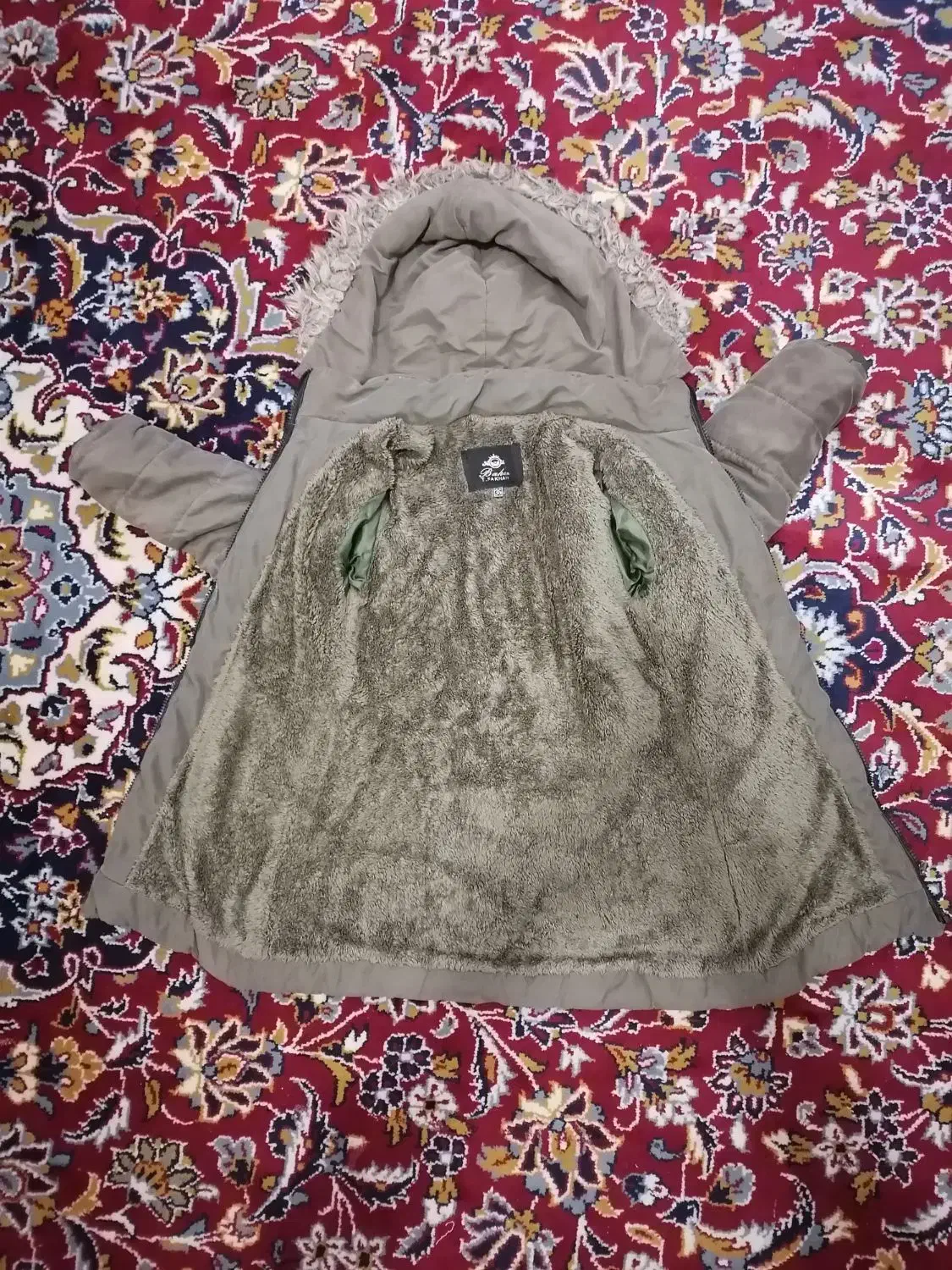 کاپشن|کفش و لباس بچه|بروجرد, |دیوار