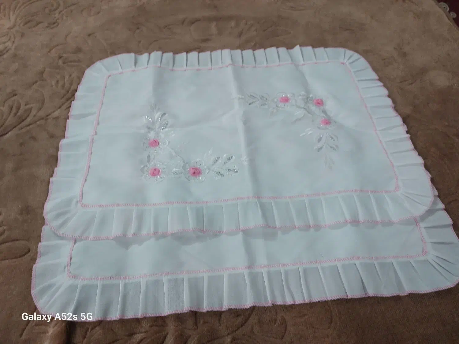 رومیزی رو پشتی سنتی آستردار ، رو متکا گلدوزی نونو|پرده، رانر، رومیزی|تهران, امین حضور|دیوار