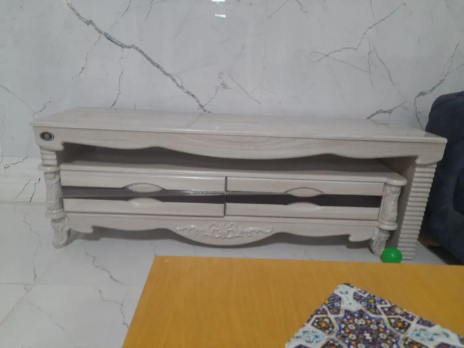 فروش یا معاوضه میز تلویزیون نو مدل آتین ام|میز تلویزیون|تیران, |دیوار