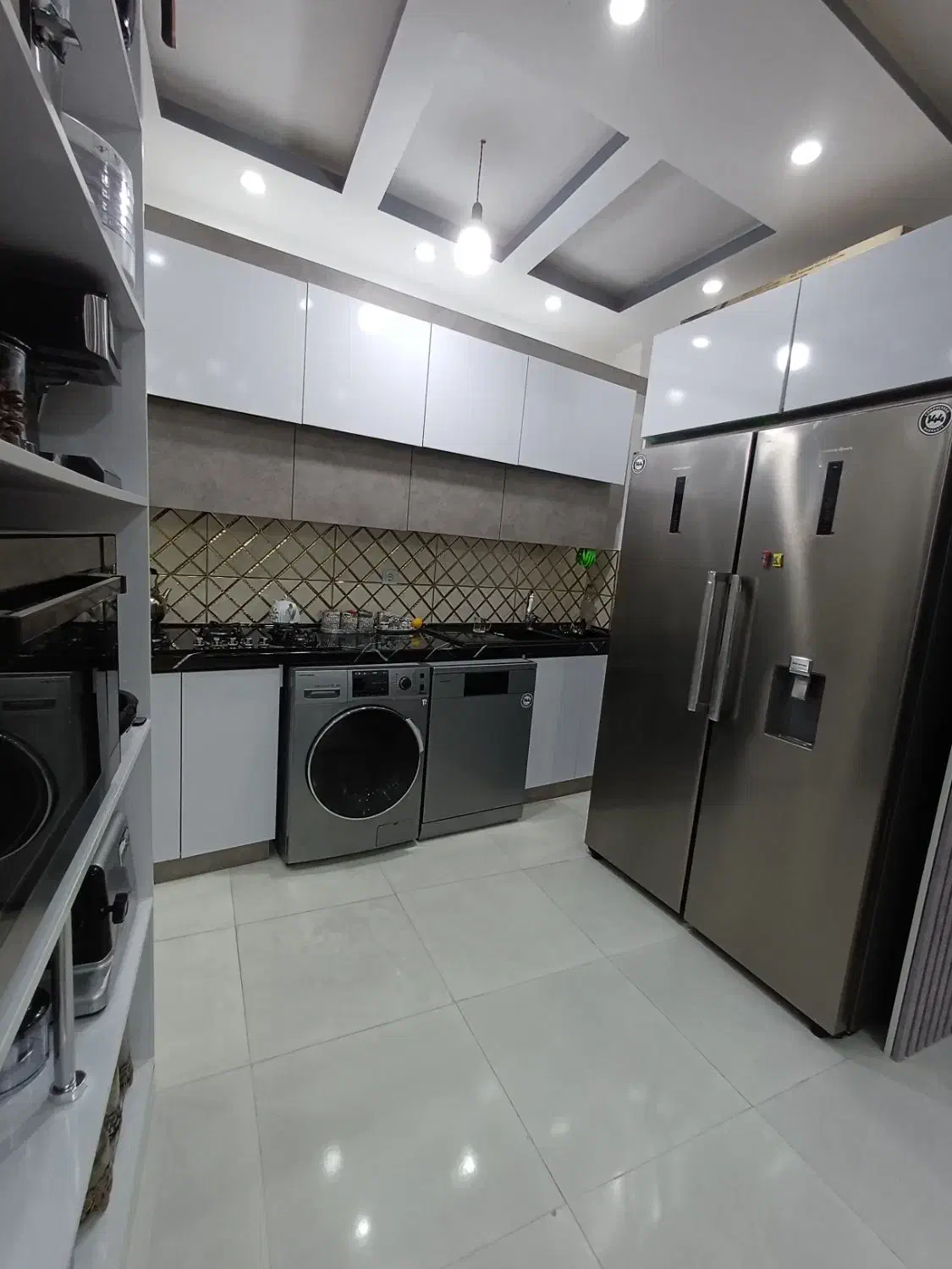 فروش واحد طبقه دوم با پارکینگ ۱۰۰متری در حمیدیان|فروش آپارتمان|رشت, پاره بیجار|دیوار