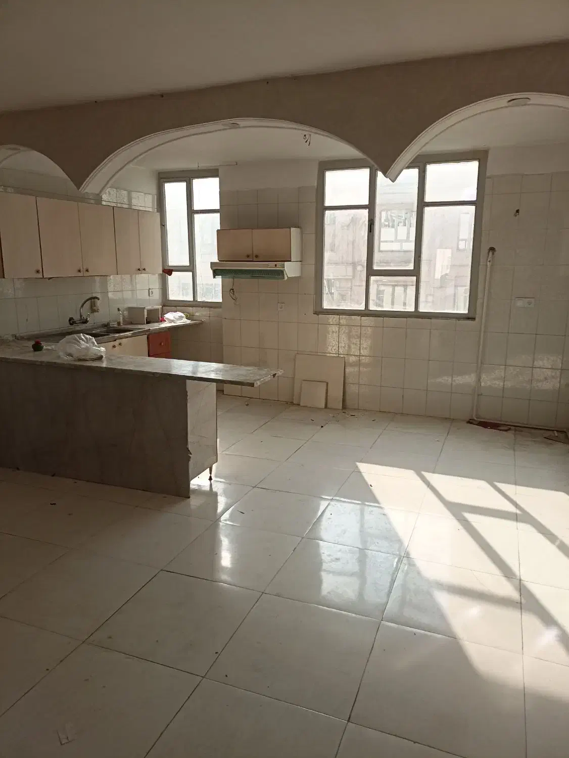 واحد 95 متری با آسانسور