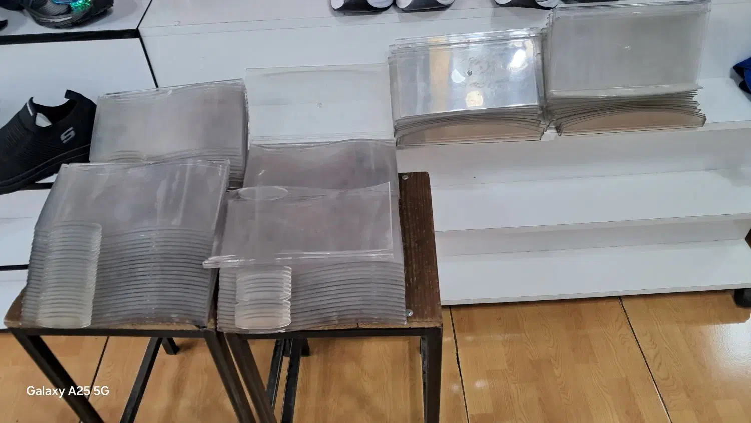 رگال کفش|کیف، کفش، کمربند|اصفهان, دهنو|دیوار