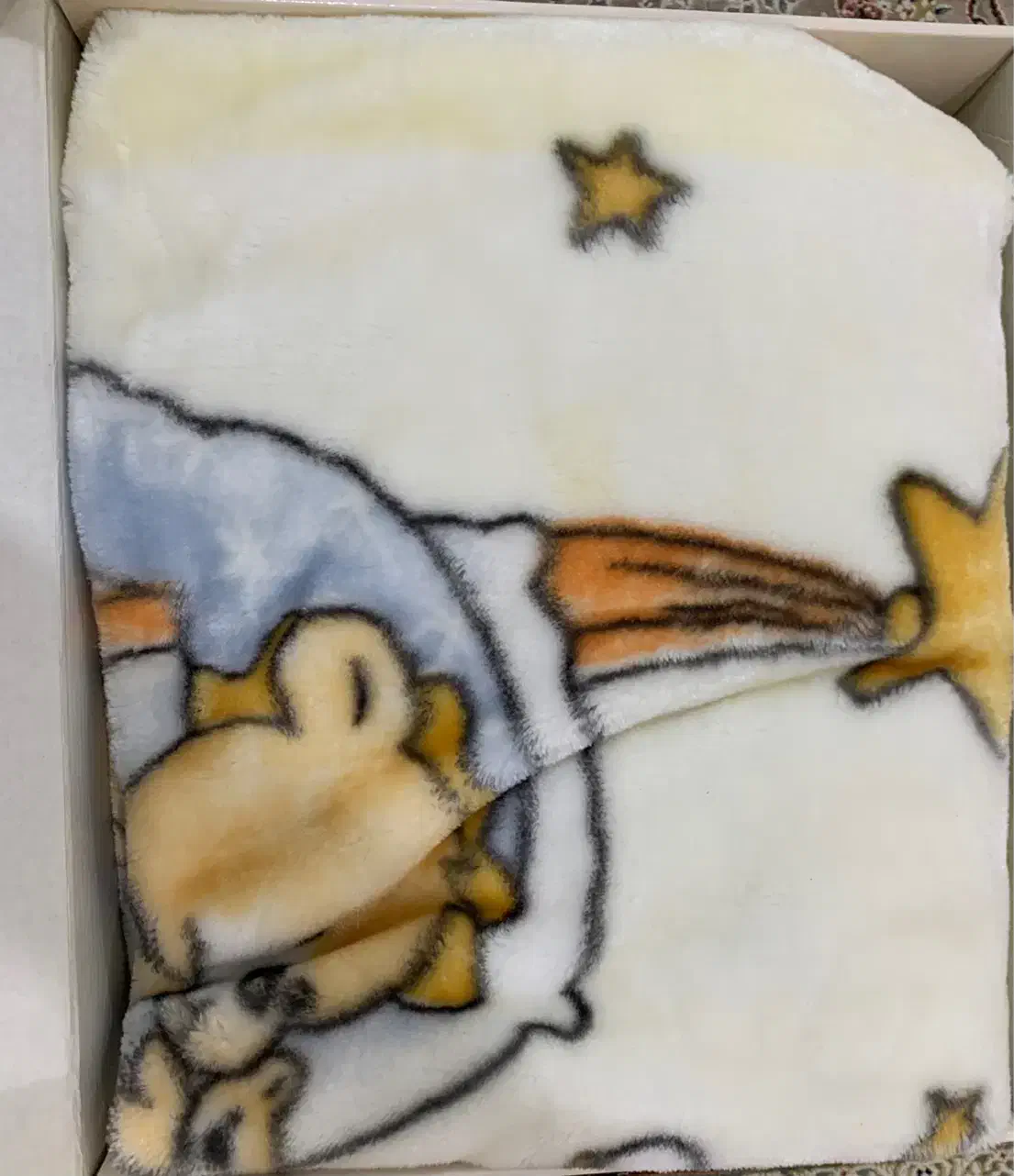 پتو اسپانیایی|رختخواب، بالش، پتو|رشت, استادسرا|دیوار