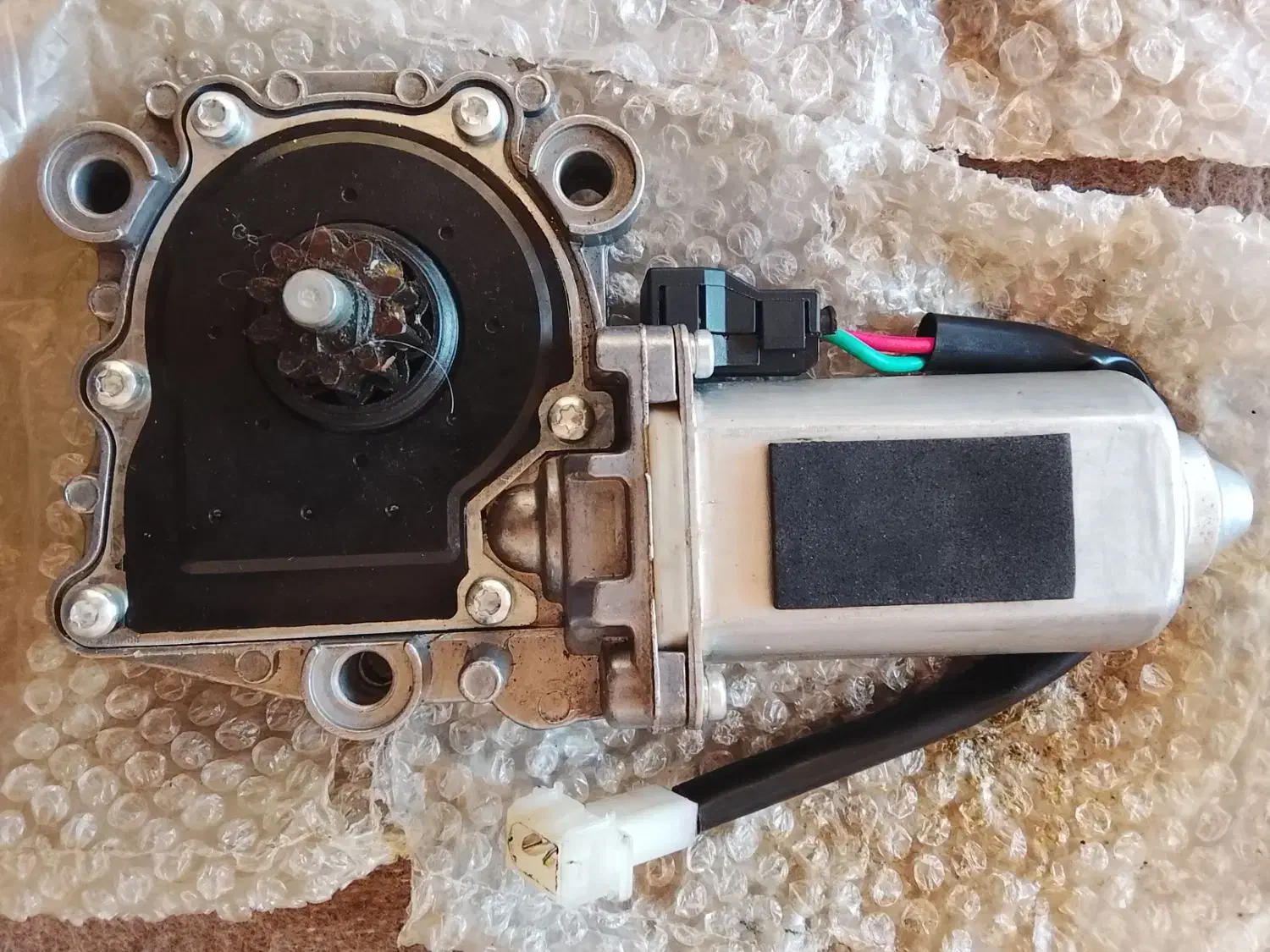 موتور شیشه بالابر اسکانیا|قطعات یدکی و لوازم جانبی|بن, |دیوار