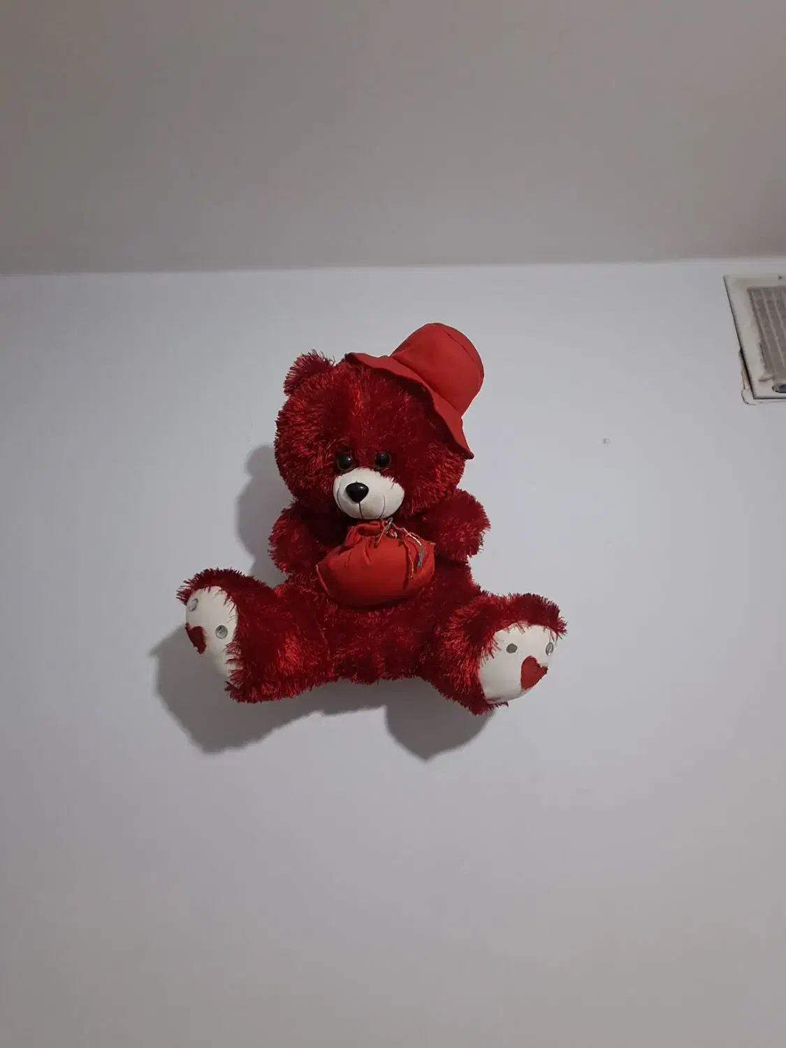 عروسک.|اسباب‌‌بازی|همدان, |دیوار