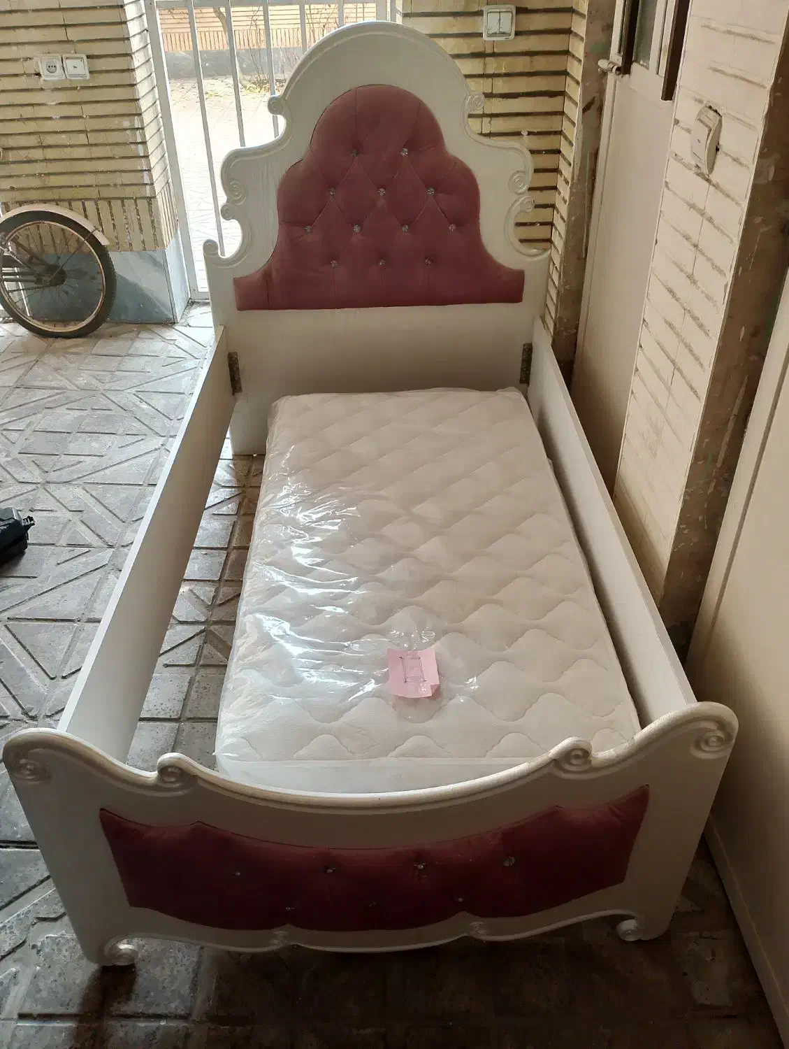 تخت و تشک کودک|تخت و صندلی بچه|کرج, حسن آباد|دیوار