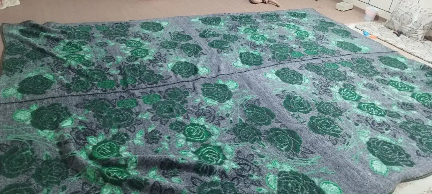 پتو کرسی|رختخواب، بالش، پتو|برخوار, |دیوار