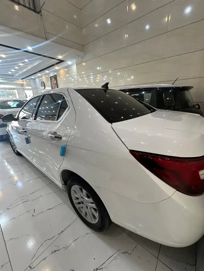 دنا پلاس دنده ای،مدل ۱۴۰۱|خودرو سواری و وانت|شیراز, باهنر|دیوار