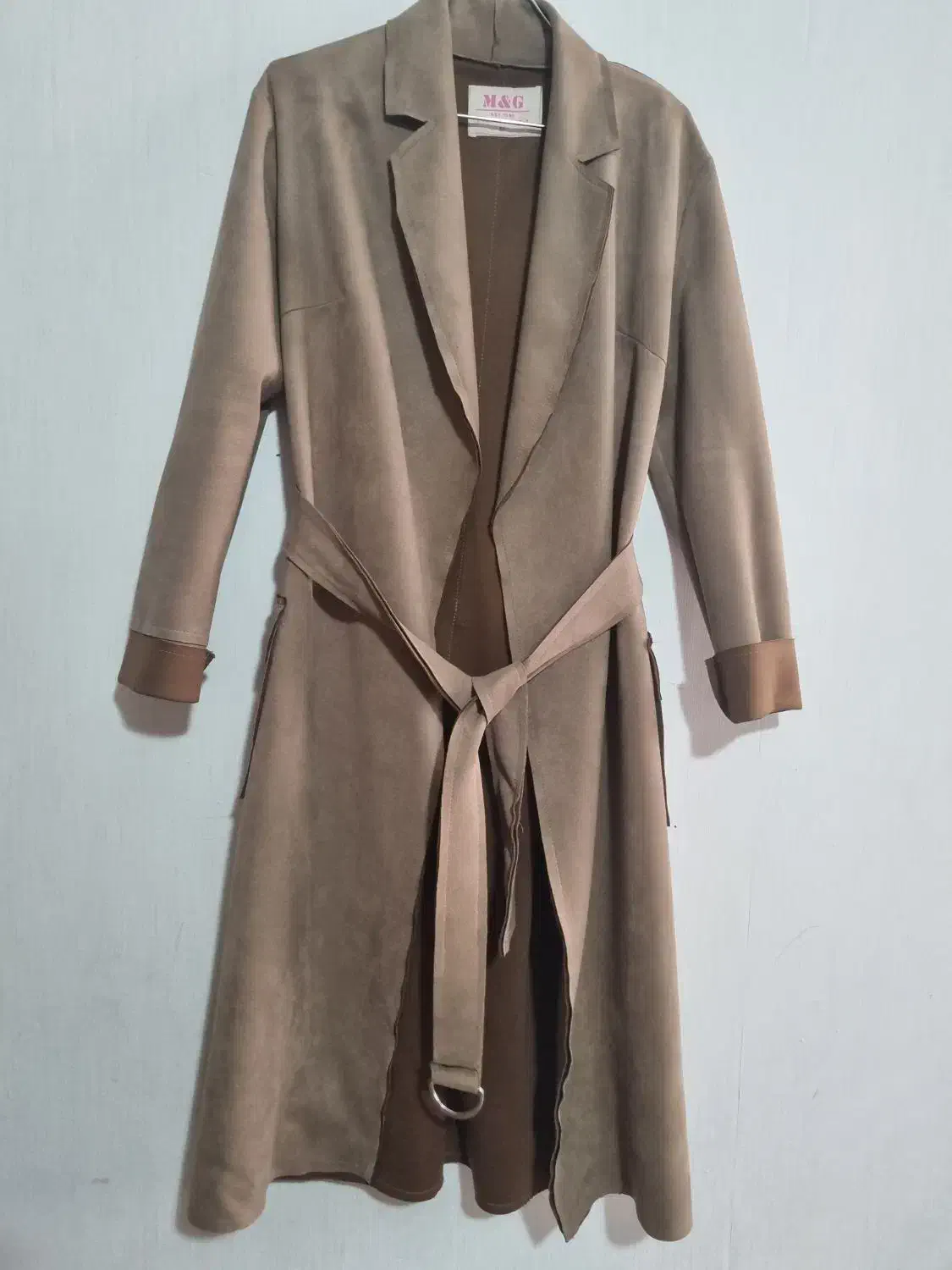 پالتو|لباس|شیراز, مبعث|دیوار