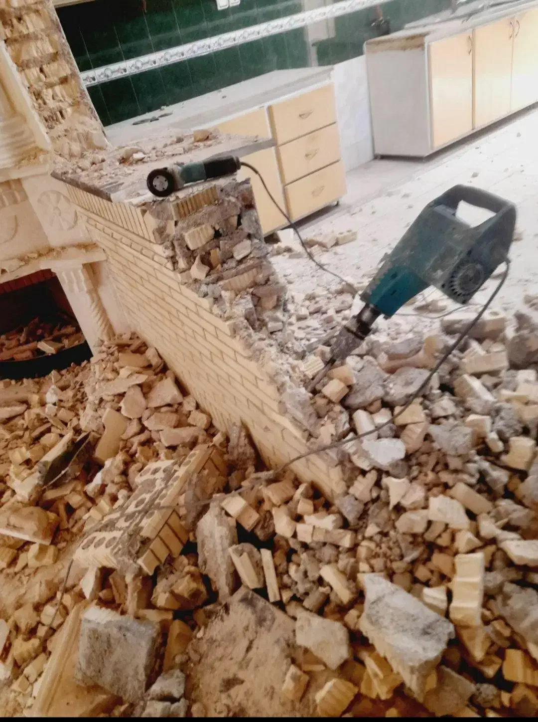 بتن کنی وتخریبتغییراتو کارهای دژبر (ارزانترین)|خدمات پیشه و مهارت|تبریز, |دیوار